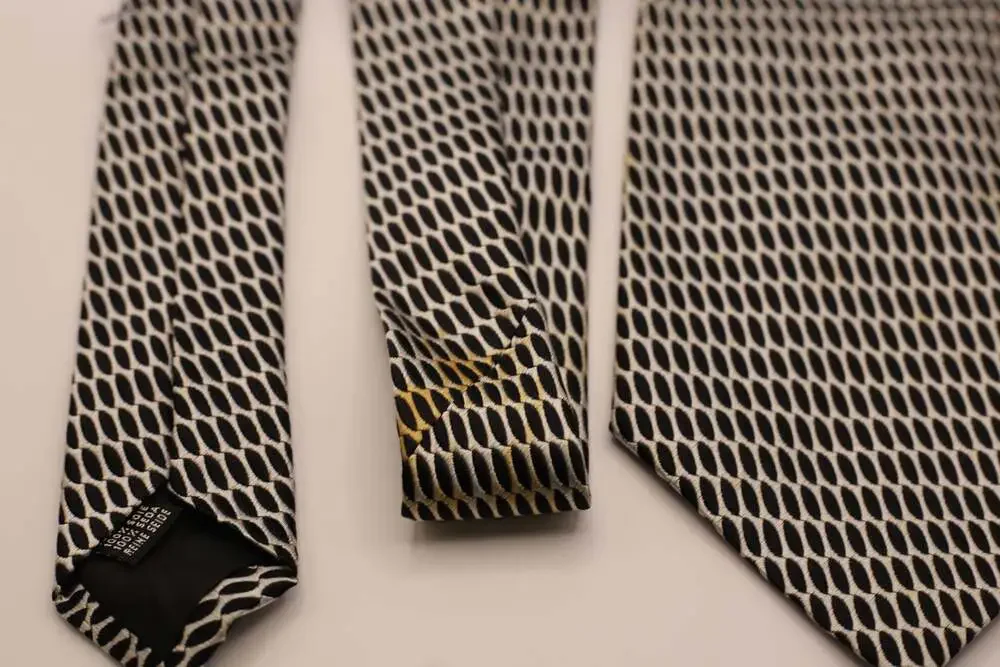 Avanzini Handmade in Italy 100% Silk Geometric Pattern Tie